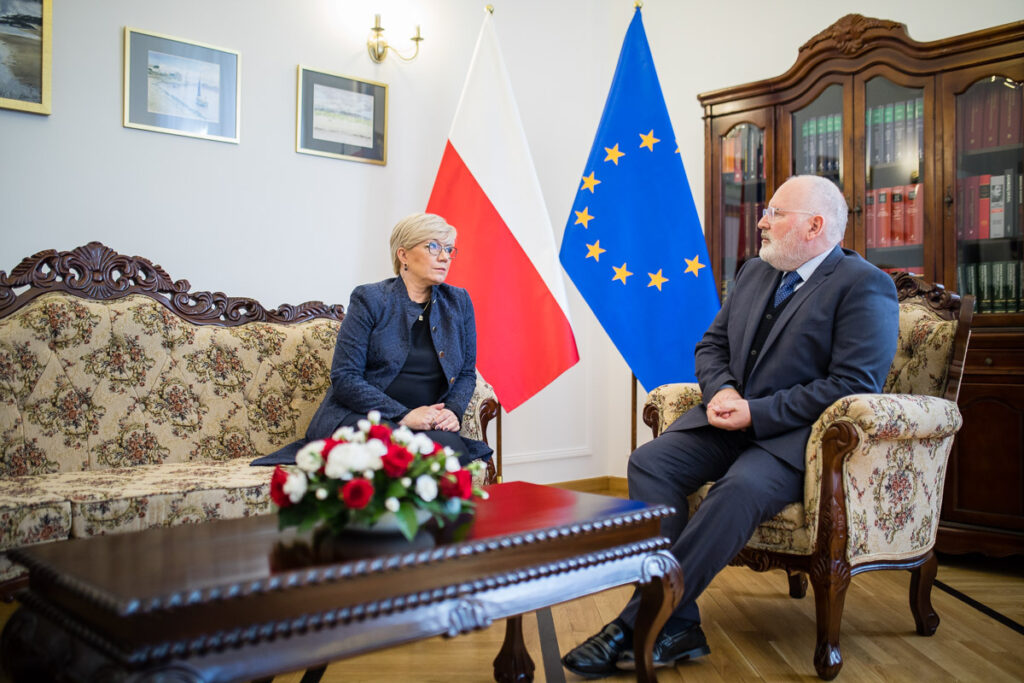 Julia Przyłębska i Frans Timmermans podczas rozmowy w siedzibie TK